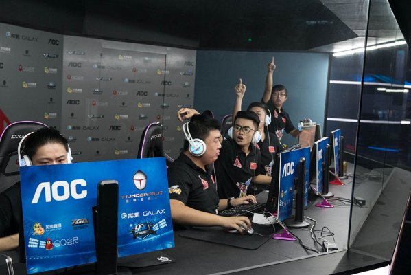 为亿万球迷 为亿万球迷